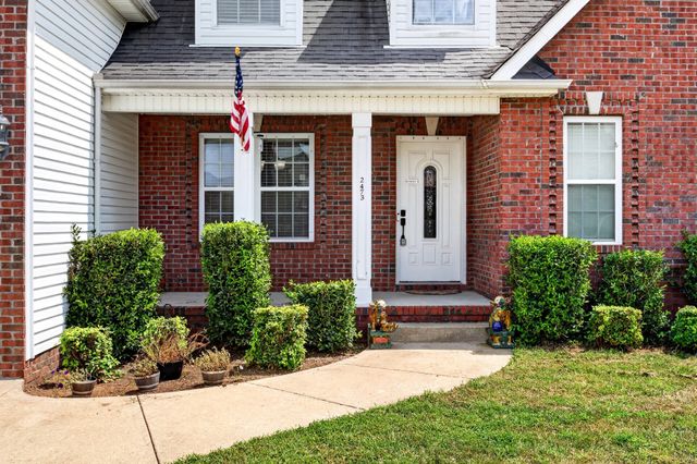 2473 Senseney Dr, Clarksville, TN 37042