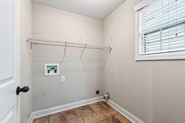 2473 Senseney Dr, Clarksville, TN 37042