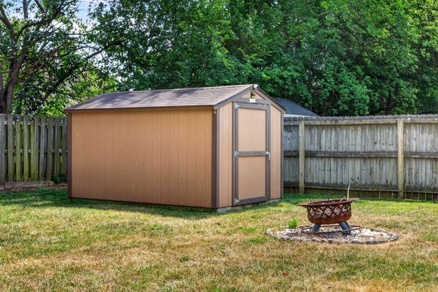 2473 Senseney Dr, Clarksville, TN 37042