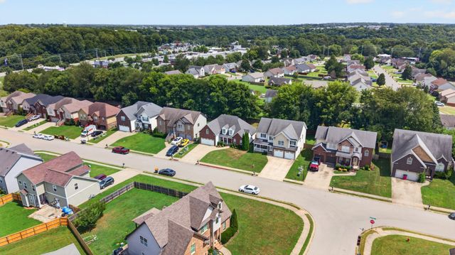 2473 Senseney Dr, Clarksville, TN 37042