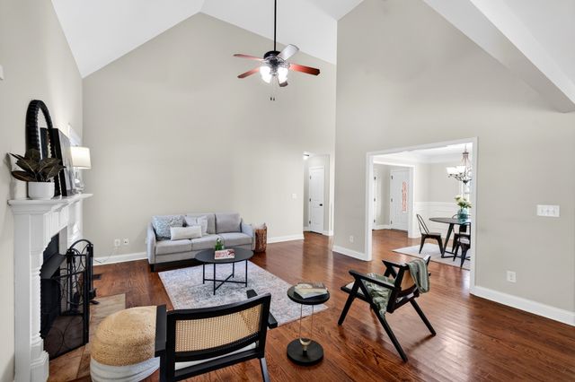 2473 Senseney Dr, Clarksville, TN 37042