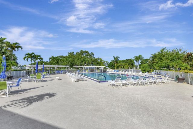 18081 SE COUNTRY CLUB Drive 9-83, Jupiter, FL 33469
