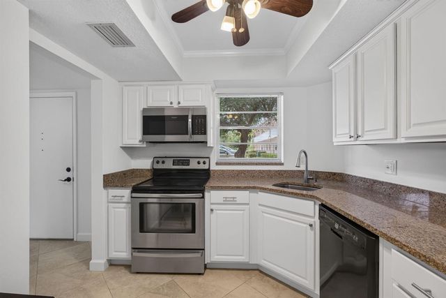 18081 SE COUNTRY CLUB Drive 9-83, Jupiter, FL 33469