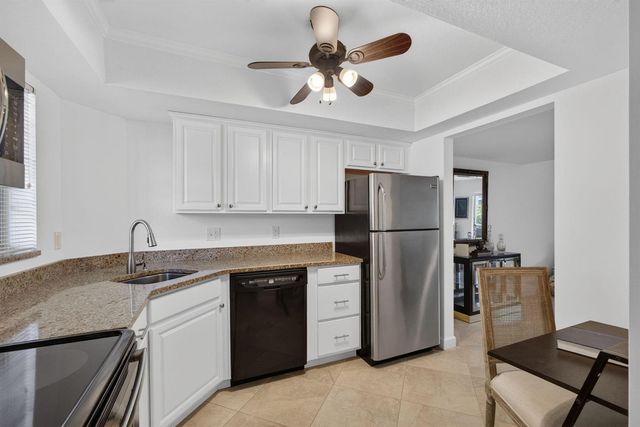 18081 SE COUNTRY CLUB Drive 9-83, Jupiter, FL 33469