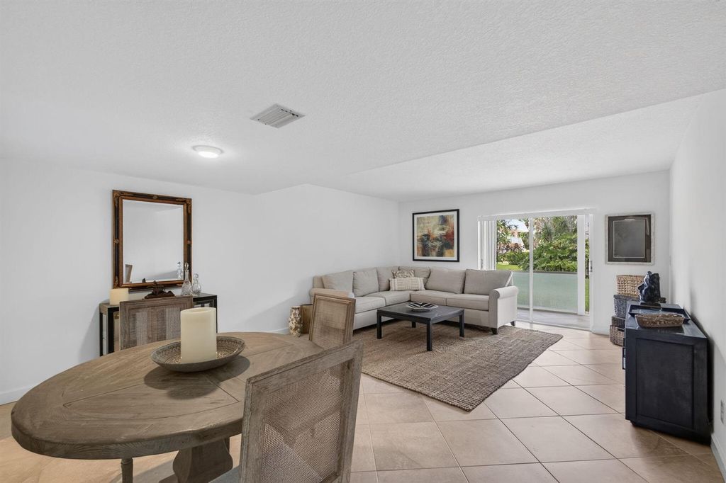 18081 SE COUNTRY CLUB Drive 9-83, Jupiter, FL 33469