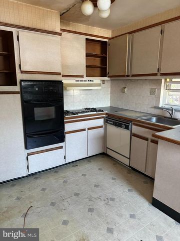 2676 WELSH RD, Philadelphia, PA 19152