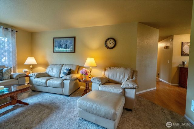 230 E Hawthorne Place, Port Angeles, WA 98362