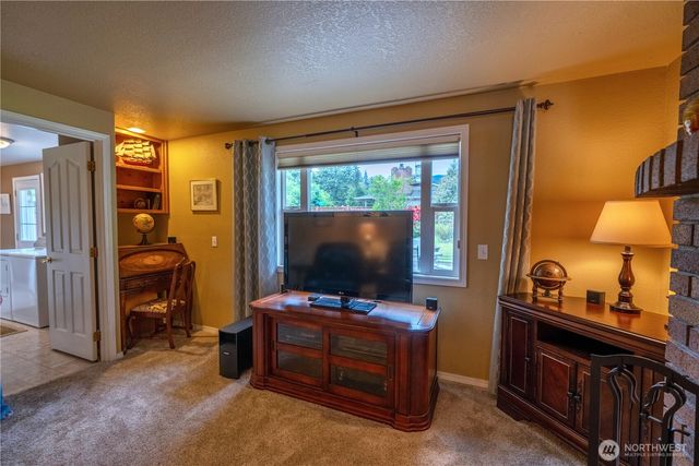 230 E Hawthorne Place, Port Angeles, WA 98362