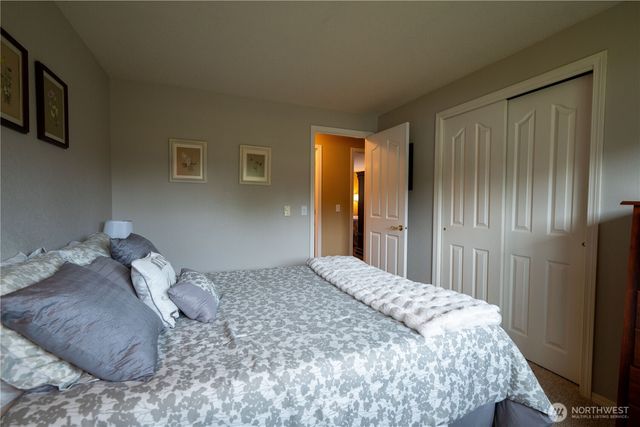 230 E Hawthorne Place, Port Angeles, WA 98362
