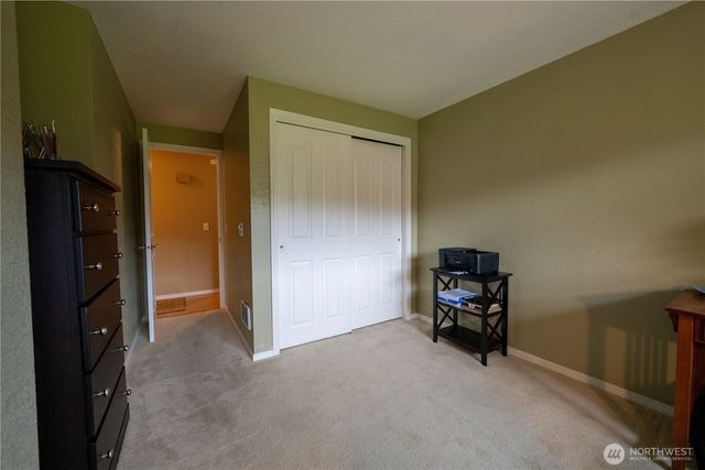 230 E Hawthorne Place, Port Angeles, WA 98362