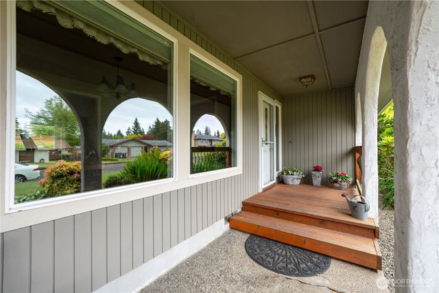 230 E Hawthorne Place, Port Angeles, WA 98362