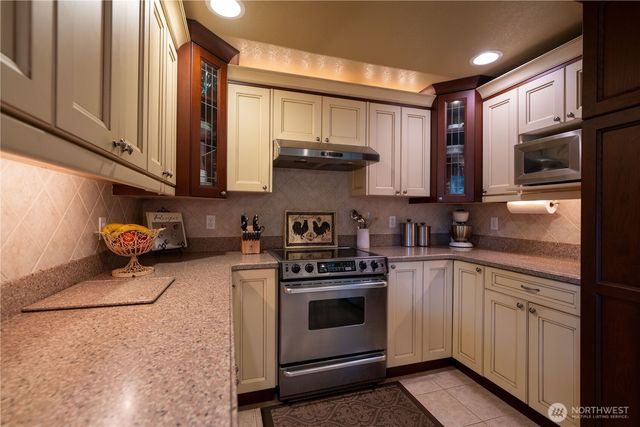 230 E Hawthorne Place, Port Angeles, WA 98362