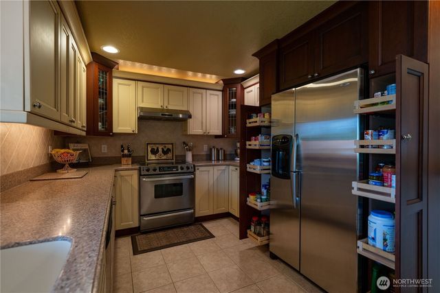 230 E Hawthorne Place, Port Angeles, WA 98362
