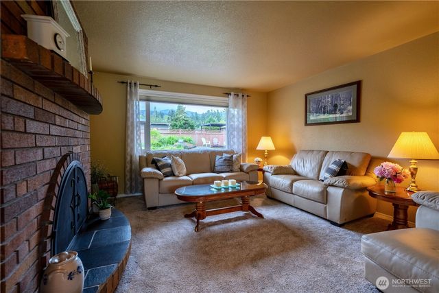 230 E Hawthorne Place, Port Angeles, WA 98362