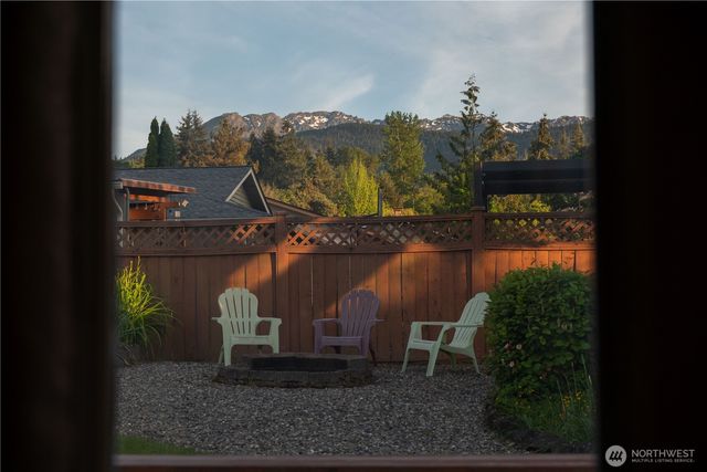 230 E Hawthorne Place, Port Angeles, WA 98362