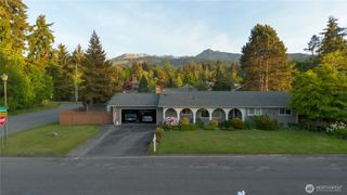230 E Hawthorne Place, Port Angeles, WA 98362