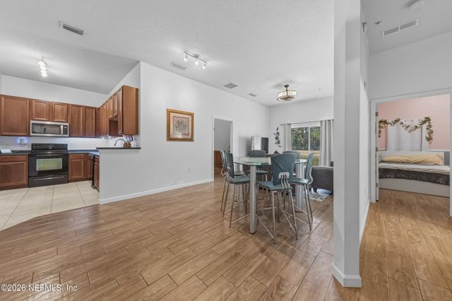 7071 DEER LODGE Circle 103, Jacksonville, FL 32256