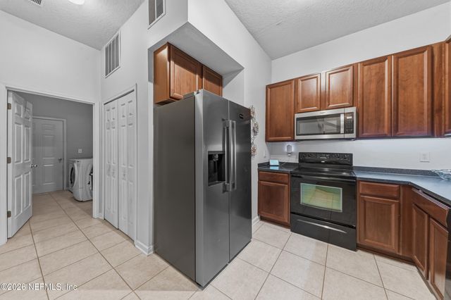 7071 DEER LODGE Circle 103, Jacksonville, FL 32256