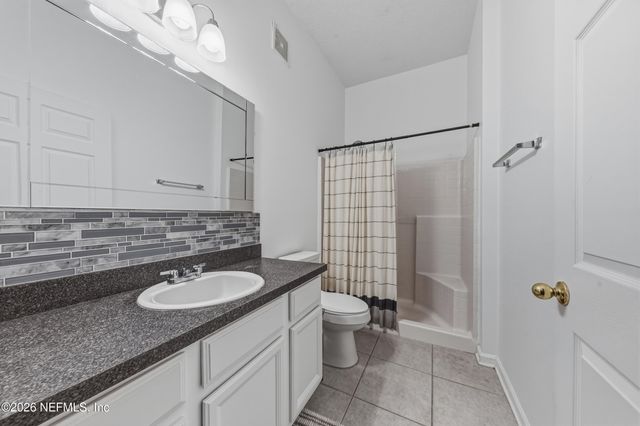 7071 DEER LODGE Circle 103, Jacksonville, FL 32256