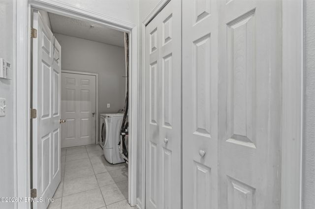 7071 DEER LODGE Circle 103, Jacksonville, FL 32256