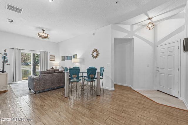 7071 DEER LODGE Circle 103, Jacksonville, FL 32256