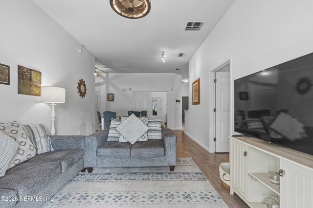 7071 DEER LODGE Circle 103, Jacksonville, FL 32256