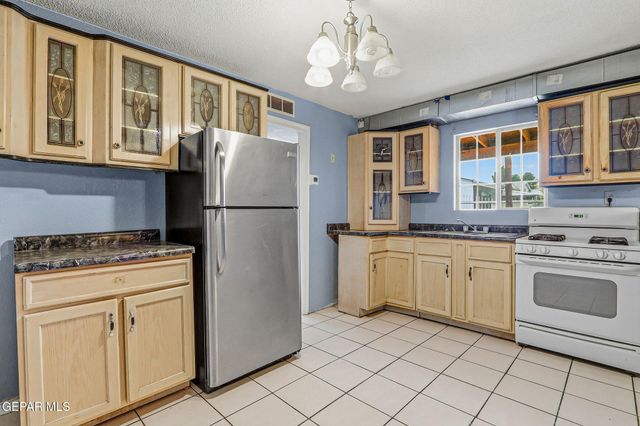 210 QUESITO Street, Clint, TX 79836