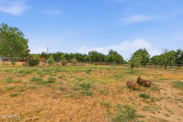 210 QUESITO Street, Clint, TX 79836
