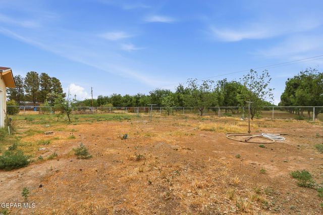 210 QUESITO Street, Clint, TX 79836