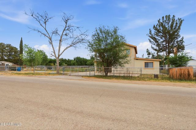 210 QUESITO Street, Clint, TX 79836