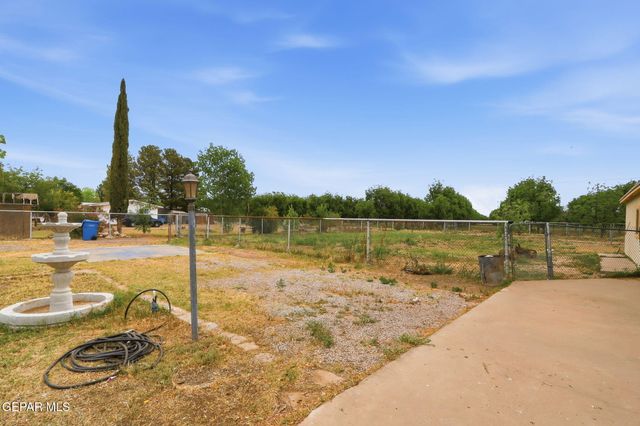 210 QUESITO Street, Clint, TX 79836