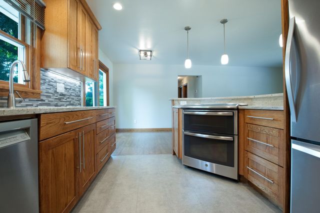 505 Maple Lane S, Moorhead, MN 56560