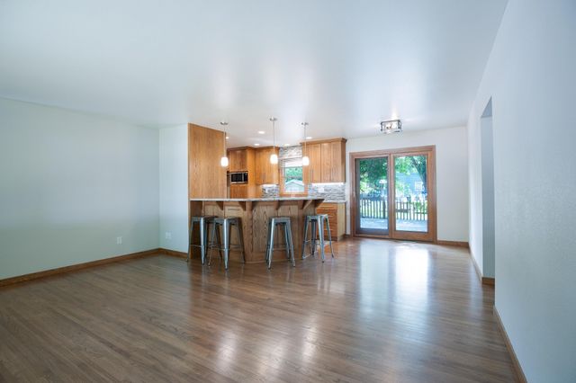 505 Maple Lane S, Moorhead, MN 56560