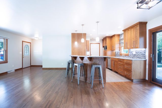 505 Maple Lane S, Moorhead, MN 56560
