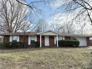 414 Ursula Drive, Lebanon, IL 62254