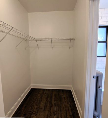 2643 N Spaulding Avenue 2W, Chicago, IL 60647