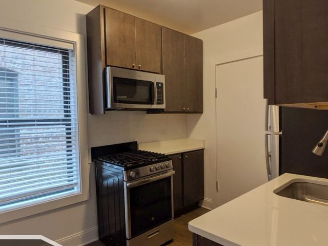 2643 N Spaulding Avenue 2W, Chicago, IL 60647