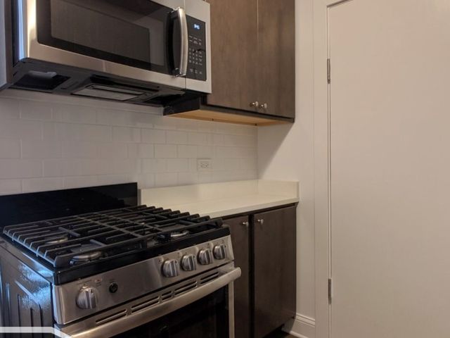 2643 N Spaulding Avenue 2W, Chicago, IL 60647