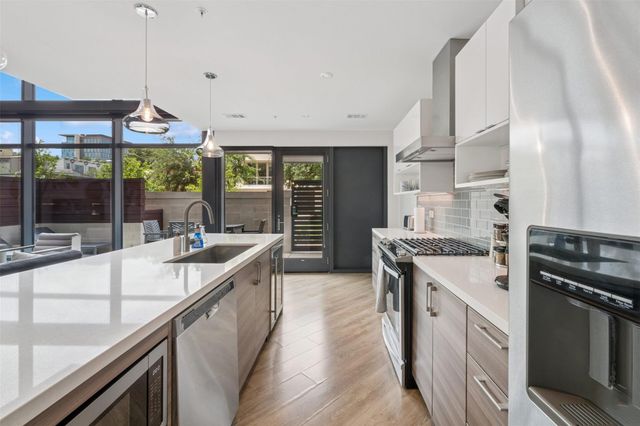 3333 Lake Street 24G, Houston, TX 77098