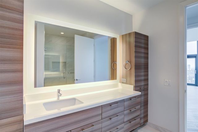 3333 Lake Street 24G, Houston, TX 77098