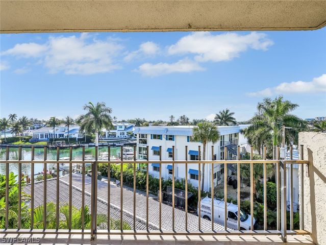 2150 Gulf Shore BLVD N 407, Naples, FL 34102