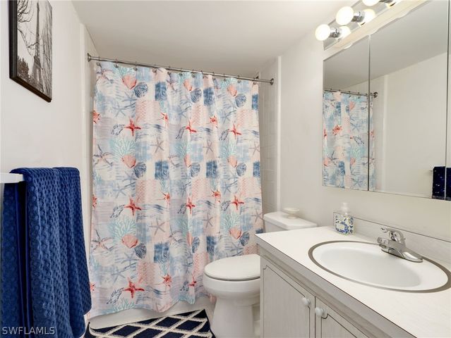 2150 Gulf Shore BLVD N 407, Naples, FL 34102