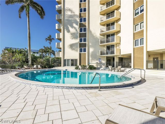 2150 Gulf Shore BLVD N 407, Naples, FL 34102