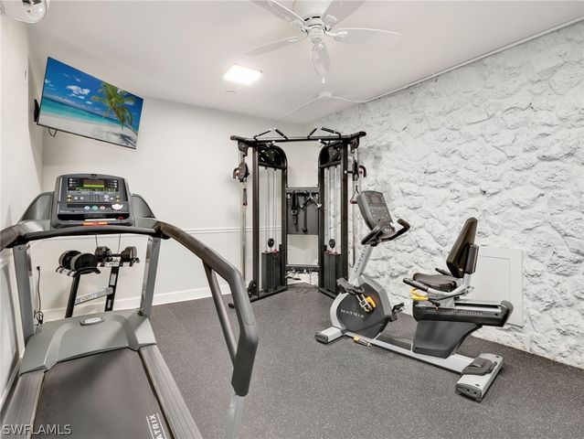 2150 Gulf Shore BLVD N 407, Naples, FL 34102