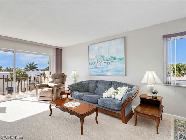 2150 Gulf Shore BLVD N 407, Naples, FL 34102