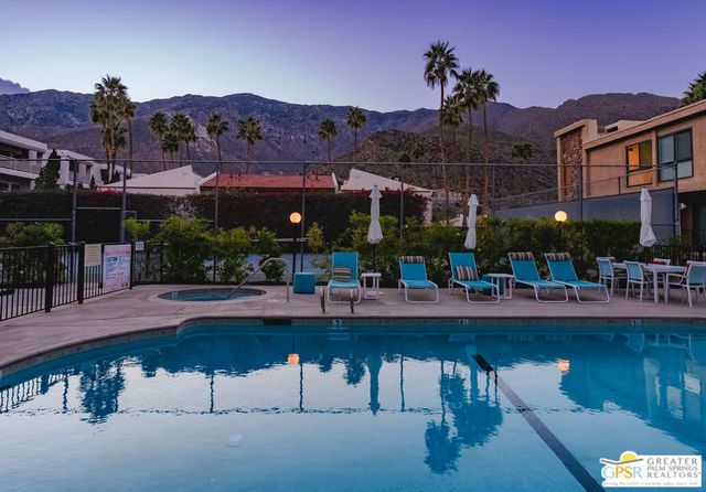 2727 S Sierra Madre 3, Palm Springs, CA 92264