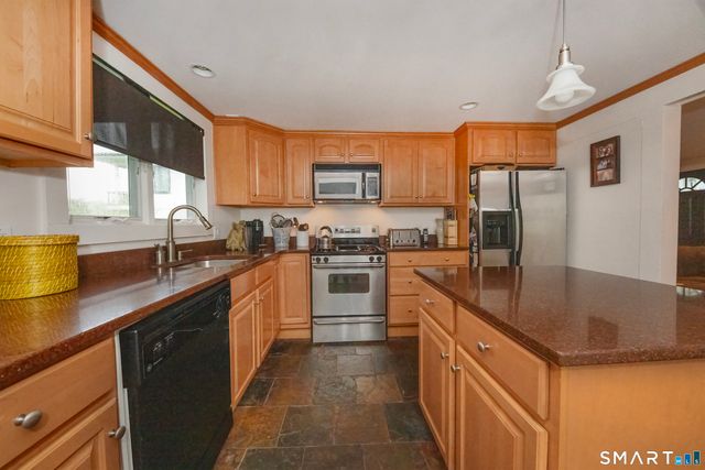 100 Pratt Road, Clinton, CT 06413