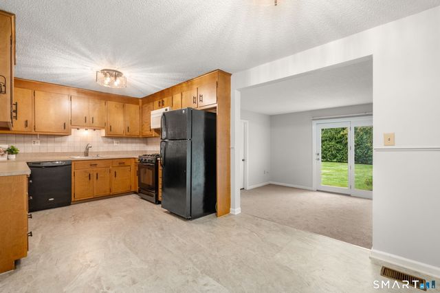 3 Barrington Drive C, Wethersfield, CT 06033