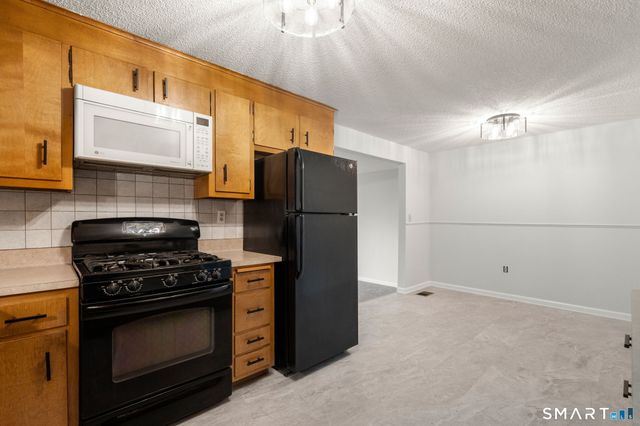 3 Barrington Drive C, Wethersfield, CT 06033