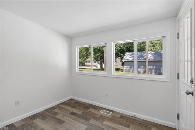 547 Fox Hill Road, Hampton, VA 23669